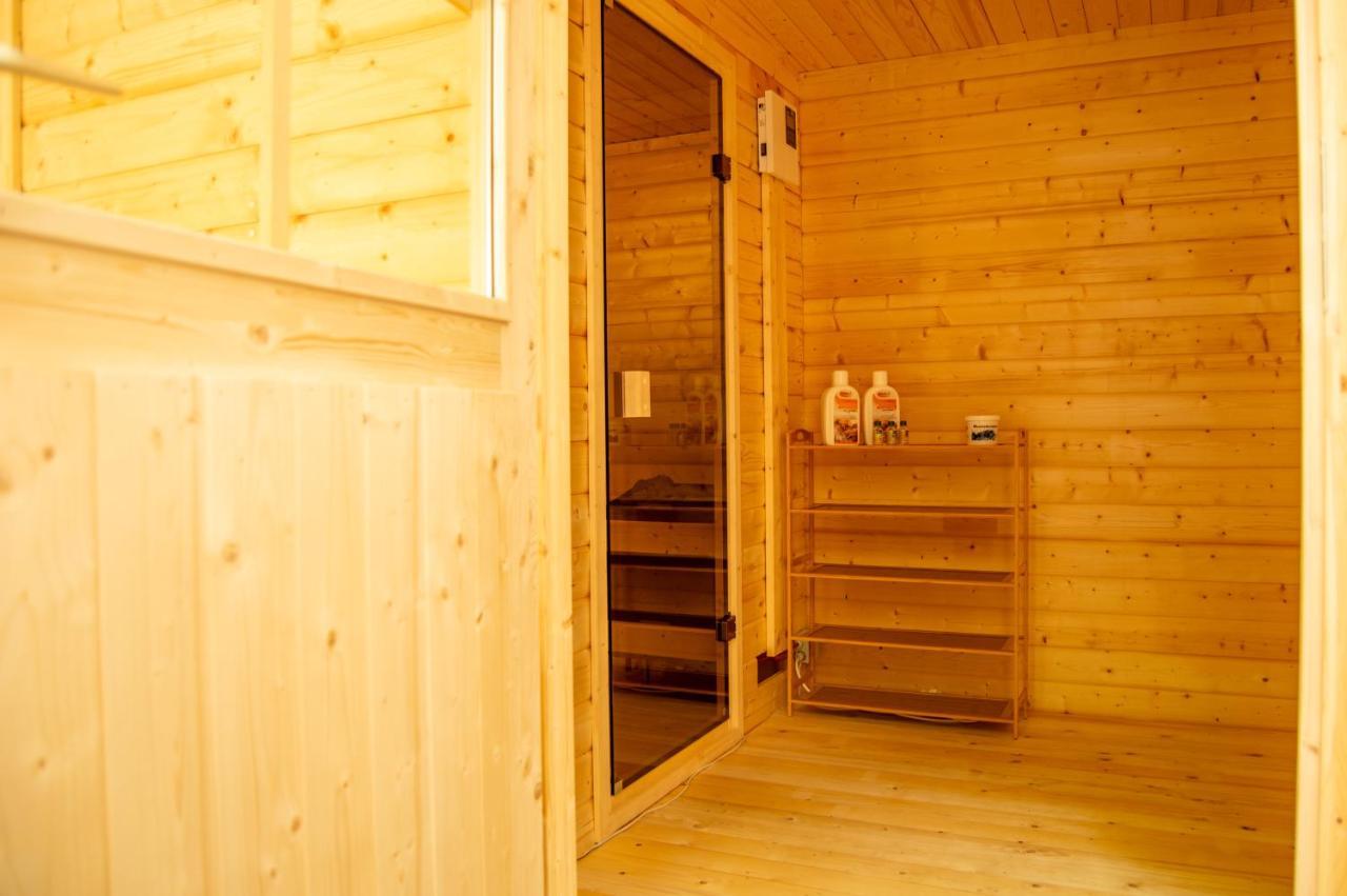 Wellnessoase Mitten In Der Wasserfallstadt Triberg Triberg im Schwarzwald Exteriér fotografie